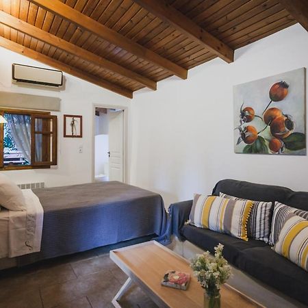 Small Guesthouse In The Garden アマリントス エクステリア 写真
