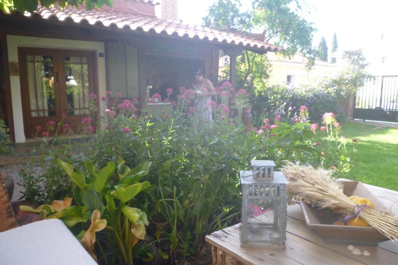 Small Guesthouse In The Garden アマリントス エクステリア 写真