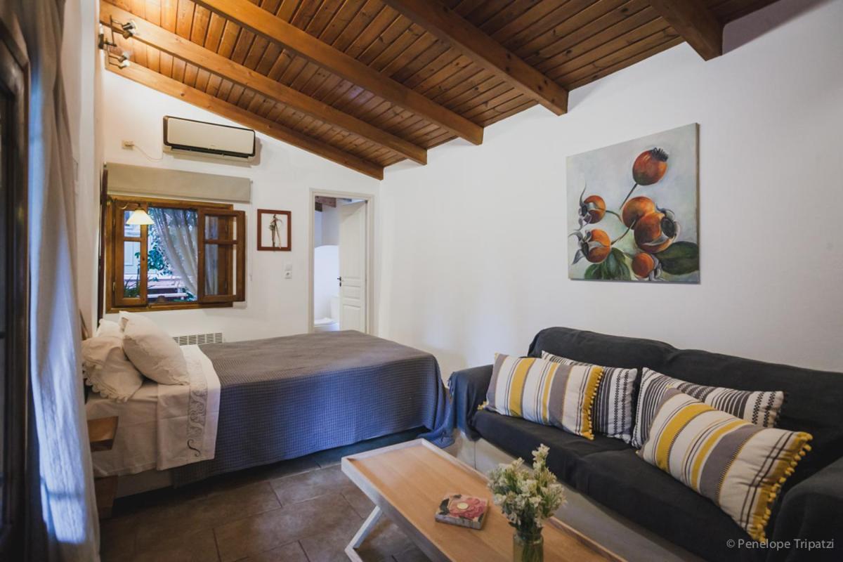 Small Guesthouse In The Garden アマリントス エクステリア 写真