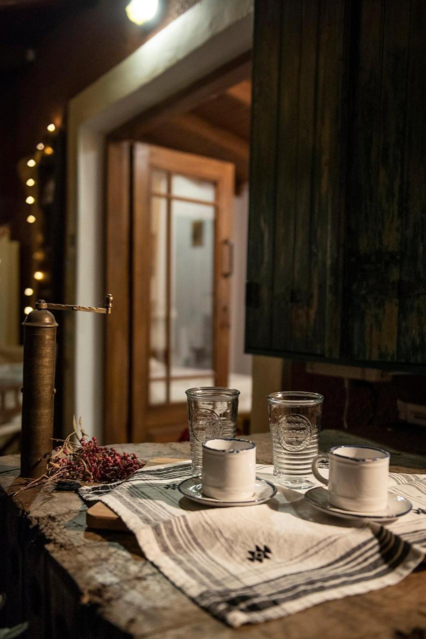Small Guesthouse In The Garden アマリントス エクステリア 写真